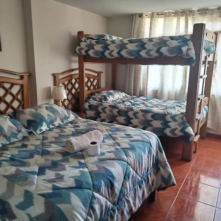 Hostal Turistico El Cajamarquez リマ エクステリア 写真