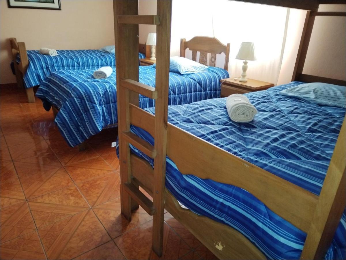 Hostal Turistico El Cajamarquez リマ エクステリア 写真