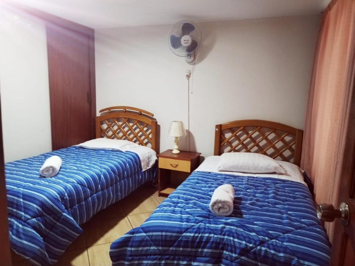 Hostal Turistico El Cajamarquez リマ エクステリア 写真