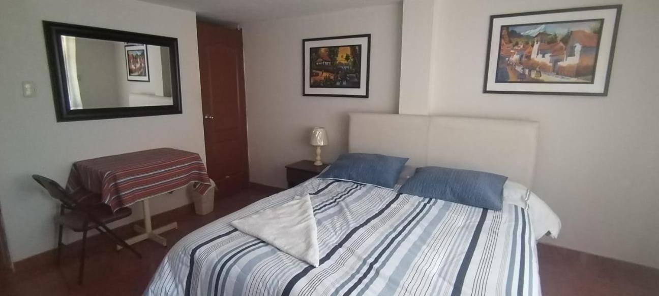 Hostal Turistico El Cajamarquez リマ エクステリア 写真